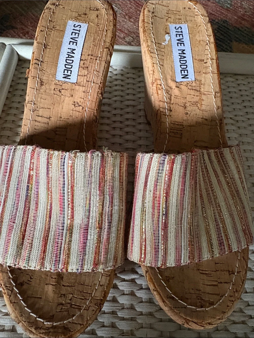 SZ 8 STEVE MADDEN STRIPe METALLIC FABRIC STRAP CORK SURG WEDGE Y2k boho chic